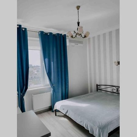 Апартаменты Целиком Odessa Dış mekan fotoğraf